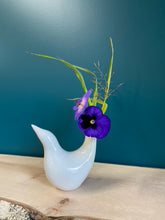 Load image into Gallery viewer, Perching Bird Vase