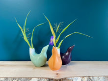 Load image into Gallery viewer, Perching Bird Vase